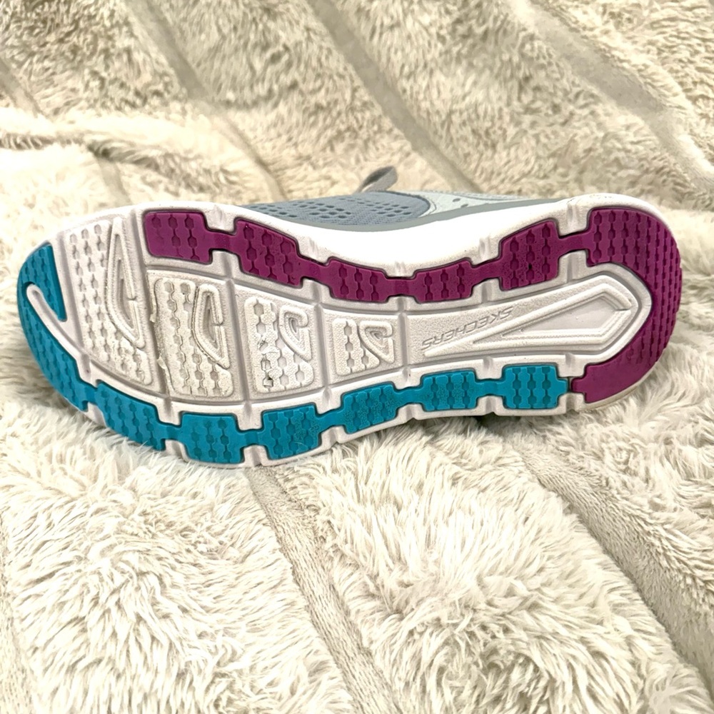 Skechers Women's D’Lux Walker Sneakers - Picture 6 of 8